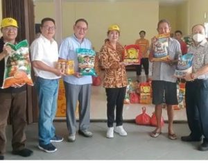 Perayaan Imlek, Cen Sui Lan Bagikan Ratusan Paket Bansos di Panti Jompo