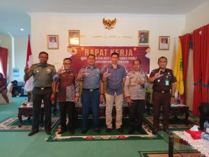 Sekda Lingga Hadiri Rapat Kerja Tim Satgas Saber Pungli Kabupaten Lingga di Gedung Daerah