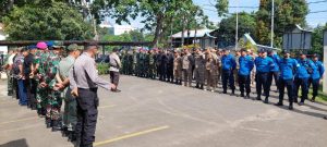 Sebelum Digusur, Tim Terpadu Serahkan SP 1 Pada Warga Tengki 1000