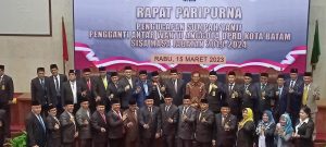 Rapat Paripurna DPRD Batam, Rival Pribadi Resmi jadi Anggota Dewan