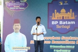Berkah Ramadhan, BP Batam Bagikan 1500 Paket Bingkisan dan Santunan
