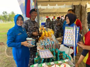 Lanal Bintan Gelar Bazar Murah dan Bagikan Paket Lebaran Untuk Masyarakat