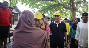 Selalu Disambut Hangat Warga Lingga Anggota DPR RI Cen Sui Lan Merasa Terharu