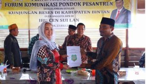 Anggota DPR RI Cen Sui Lan Bantu 10 Pondok Pesantren di Kabupaten Bintan