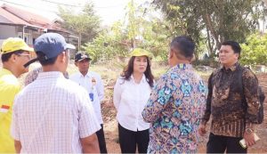 Belasan Tahun Tak Miliki Fasilitas Air Bersih, Warga Batu IX Tanjungpinang Timur Ngadu ke Anggota DPR RI Cen Sui Lan