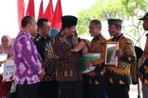 10.668 Sertipikat Tanah Untuk Rakyat Kepulauan Riau Diserahkan pada GTRA Summit Karimun 2023