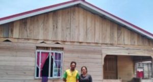Program Bedah Rumah Bantuan Cen Sui Lan di Desa Laboh Lingga Hampir Rampung