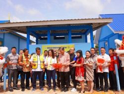 Cen Sui Lan Serahkan Dana Hibah Rp 200 Juta untuk Bangun MCK di Sekolah Vidya Sasana Karimun