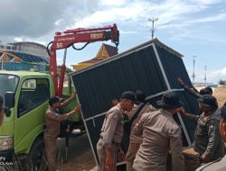  Satpol PP Kepri Amankan Lima Kontainer di Tugu Sirih