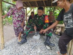 Berikan Motivasi, Serda Pandu Komsos Dengan Pengusaha Batu Kerikil