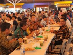 Wakapolri Komjenpol Agus Nikmati Es Cendol dan Otak-otak Goreng di Akau Potong Lembu