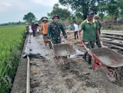 Ada Balap Angkong Saat Pengecoran pada TMMD Kodim Cilacap