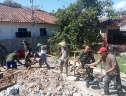 Babinsa Karangpucung Kerja Bakti Pembangunan Mushola Baiturrahman