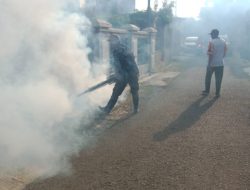Serda Baharuddin Bersama Tim Dinkes Cilacap dan Puskesmas Melaksanakan Fogging