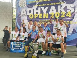 Kejari Batam Pertahankan Piala Bergilir Adhyaksa Open 2024 dalam Turnamen Tenis Lapangan Beregu