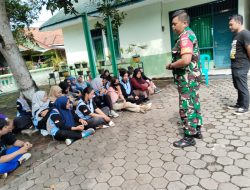 Anggota Koramil 18/Cilacap Utara Sosialisasikan Bahaya Judi Online
