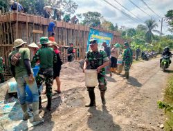Semangat Gotong-royong Ditunjukkan Babinsa Koramil Wanareja