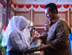 Gubernur Ansar Serahkan Bantuan Rp142 Miliar untuk 2 Kecamatan Tanjungpinang, Komitmen Tingkatkan Kesejahteraan Masyarakat