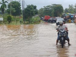 Hujan Deras Tanjungpinang Dikepung Banjir
