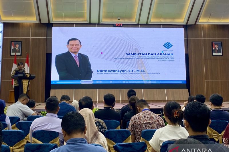 Aplikasi SIAPkerja hadir sebagai jembatan baru dunia kerja. Kemnaker ajak 230 perusahaan di Batam memanfaatkan Karirhub untuk mempertemukan pencari kerja dengan pemberi kerja secara inklusif dan transparan.