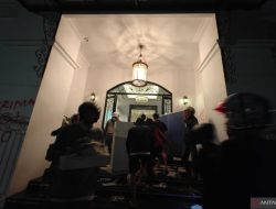 Rumah Eko Patrio dijarah warga pascademonstrasi di Jakarta