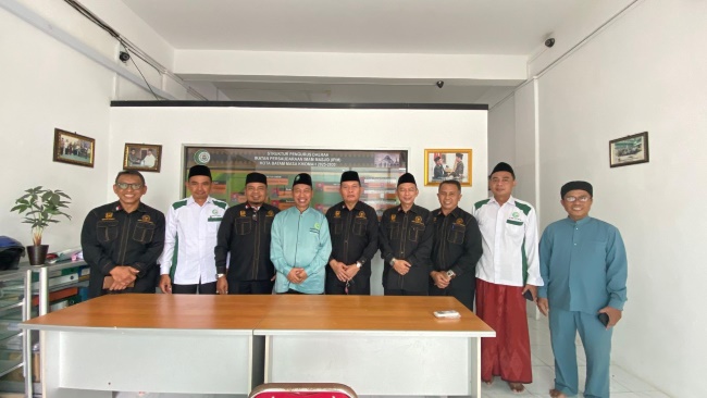 BWI Batam dan Ikatan Persaudaraan Imam Masjid (IPIM) bersinergi untuk menggerakkan literasi wakaf dan mengoptimalkan potensi wakaf produktif di Batam. Kolaborasi ini bertujuan untuk meningkatkan kesadaran masyarakat serta mengelola wakaf secara transparan demi kemaslahatan umat.