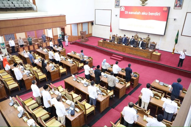 DPRD Batam membahas APBD 2026
