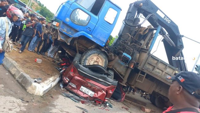 Jalan maut di Tiban, Batam, kerap memakan korban akibat kondisi jalan rawan kecelakaan. Polda Kepri kini mengkaji pembangunan jalur penyelamatan, memasang rambu, hingga mengedukasi pengendara untuk menekan angka kecelakaan di kawasan tersebut.