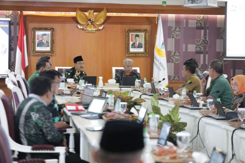 Menteri Sosial Saifullah Yusuf mengajak kepala daerah berkolaborasi menyukseskan Program Prioritas Presiden Prabowo, mulai dari DTSEN, Sekolah Rakyat, hingga pemberdayaan masyarakat.