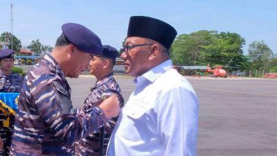 Walikota Tanjungpinang Terima Brevet Kehormatan dari TNI AL