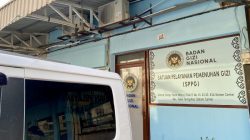 SPPG Kepri menghentikan sementara dua dapur MBG di Karimun setelah hasil uji laboratorium menunjukkan kontaminasi bakteri. Langkah ini menjadi bagian dari pengawasan ketat untuk menjamin setiap anak menerima makanan bergizi, aman, dan layak konsumsi.