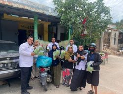 Wujud Nyata Pemasyarakatan Bermanfaat, Rutan Batam Bagikan 300 Ikat Selada Hasil Panen Warga Binaan