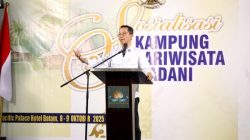 Kampung Pariwisata Madani menjadi langkah nyata Pemerintah Kota Batam membangun pariwisata berbasis nilai dan budaya. Melalui kolaborasi masyarakat dan pemerintah, program ini diharapkan melahirkan kampung wisata yang berkarakter, beradab, dan berkelanjutan.