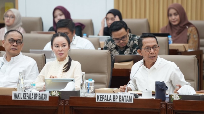 Kepala BP Batam Amsakar Achmad dan Wakil Kepala BP Batam Li Claudia Chandra melakukan transformasi besar mulai dari tata kelola hingga pelayanan lahan digital berbasis LMS. Langkah ini memperkuat transparansi, akuntabilitas, serta mendukung pembangunan KPBPB Batam.