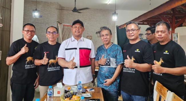 Filosofi “Kancil yang Cerdik” mewarnai Turnamen Domino Endipat Cup di Kepri. Ketua DPRD Kepri, H. Iman Sutiawan, menilai ajang ini bukan sekadar hiburan, tetapi wadah mempererat silaturahmi dan menunjukkan kecerdikan wartawan dalam bersikap, berpikir, dan bertindak.