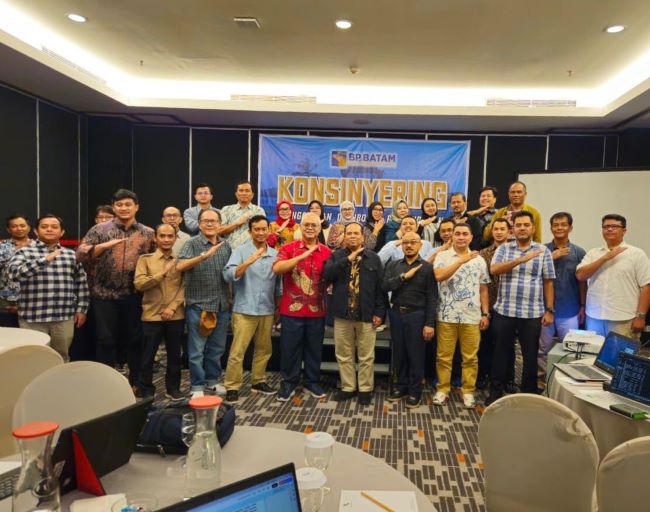 BP Batam memperkuat pengawasan pengusahaan melalui konsinyering dashboard digital B-I dan B-Legal, menghadirkan pengelolaan dokumen dan monitoring kinerja yang lebih cepat, transparan, dan terintegrasi.