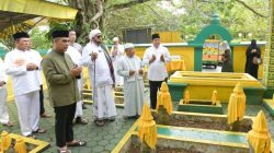 Habib Syech dan Ketua MPR-RI ke Pulau Penyengat bersama Gubernur Ansar dan Ketua MPR RI Ahmad Muzani. Mereka menunaikan Salat Jumat, mendengarkan khutbah Habib Ali, dan berziarah ke situs sejarah Melayu.