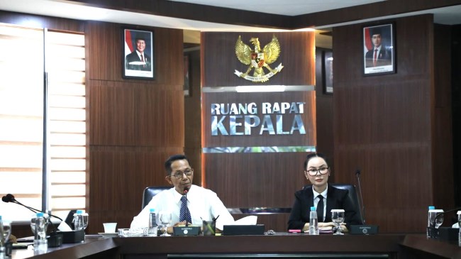 Tren investasi Batam terus meningkat hingga Rp 54,7 triliun pada 2025. Kepala BP Batam, Amsakar Achmad, menekankan pentingnya sinergi antara pemerintah, pelaku usaha, dan media untuk menjaga kepercayaan publik dan mendorong pertumbuhan ekonomi berkelanjutan.