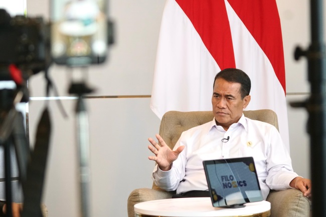 Kementerian Pertanian bergerak cepat menggagalkan 40,4 ton beras ilegal di Batam. Menteri Amran menegaskan ancaman besar terhadap petani, kedaulatan pangan, dan target swasembada.