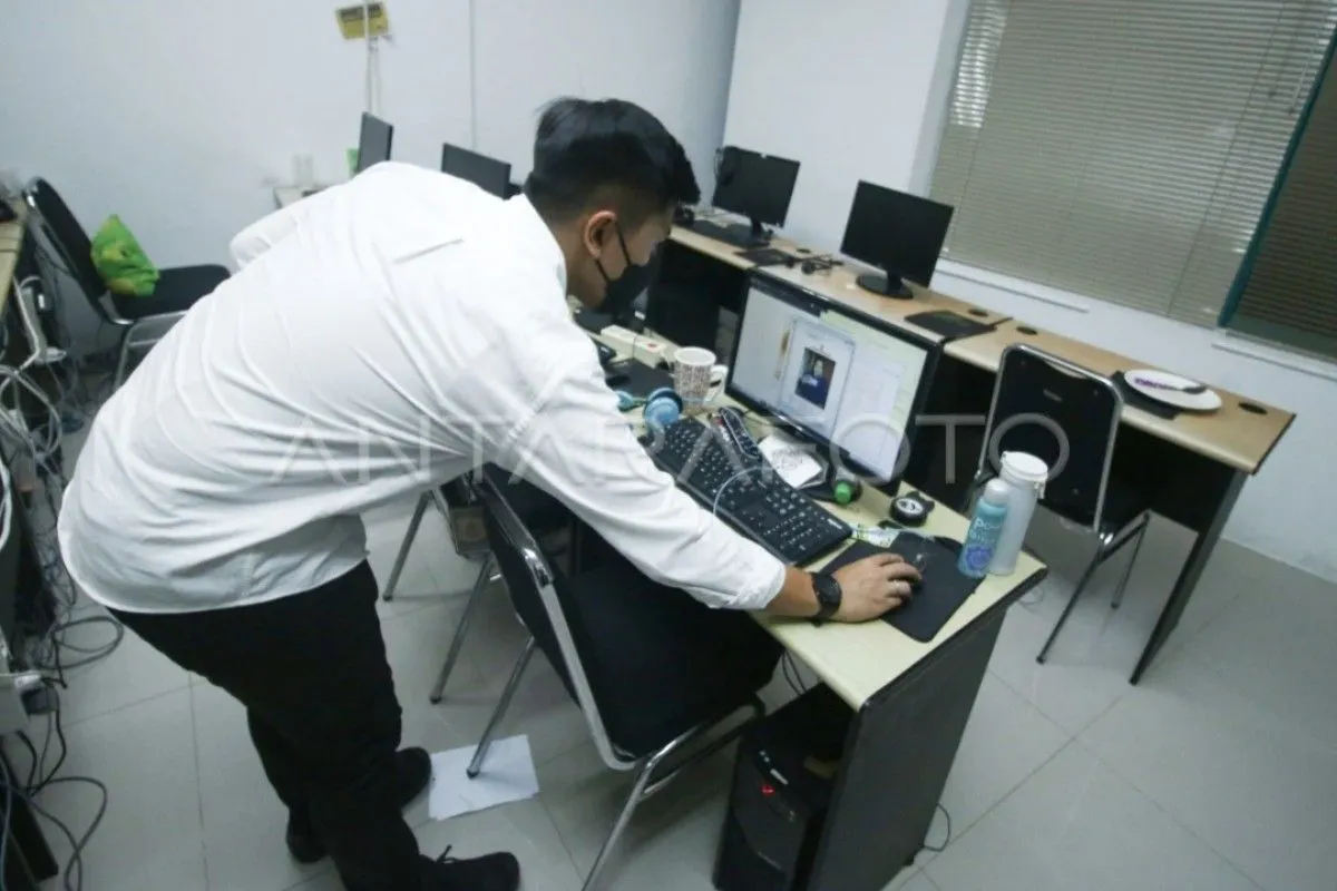 meningkatnya kasus pinjol ilegal di Kepri, dengan 127 laporan sepanjang Januari–Juni 2025