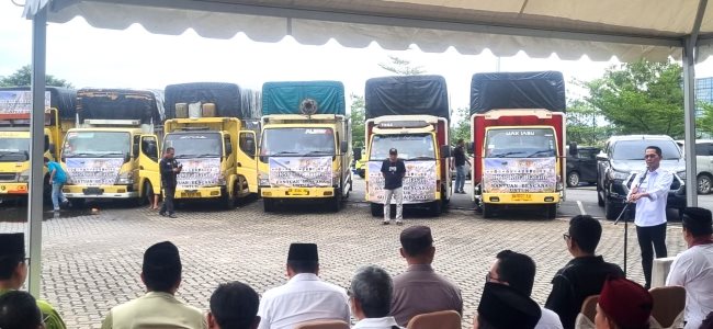 IKSB Batam mengirim bantuan sembako dan dana kemanusiaan untuk korban bencana di Sumatera Barat, dilepas langsung Wali Kota Batam Amsakar Achmad.