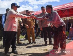 Prabowo disambut antusias penyintas banjir di Posko Aceh Tenggara