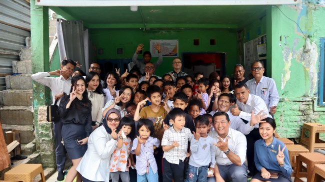 Swiss-Belhotel Batam berbagi kasih Natal dan Tahun Baru melalui kunjungan CSR ke Panti Asuhan Viran Sejahtera dengan kegiatan doa bersama dan penyerahan donasi.