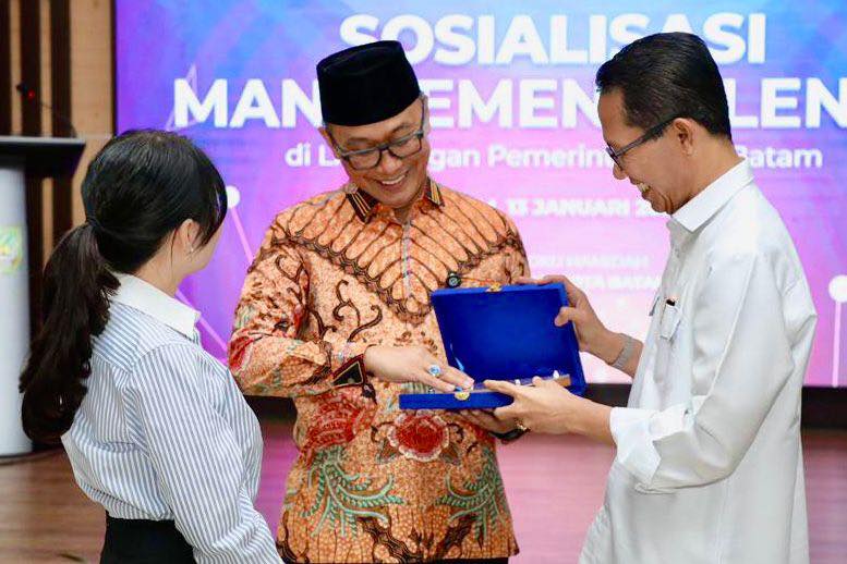 ASN Kota Batam didorong bekerja lebih cepat dan profesional melalui manajemen talenta. Wali Kota Batam Amsakar Achmad menekankan pentingnya keselarasan birokrasi.