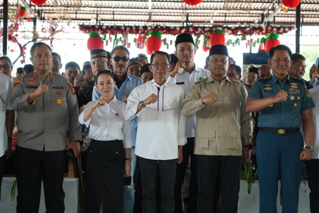 Sekolah Rakyat Terintegrasi Merah Putih di Rempang Galang menjadi program pendidikan gratis berasrama untuk anak prasejahtera Batam guna mencetak SDM unggul menuju Indonesia Emas 2045.