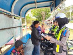 Polres Karimun bagikan helm dan edukasi keselamatan berlalu lintas