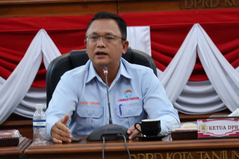 Kepala Perwakilan Ombudsman RI Provinsi Kepri Lagat Siadari