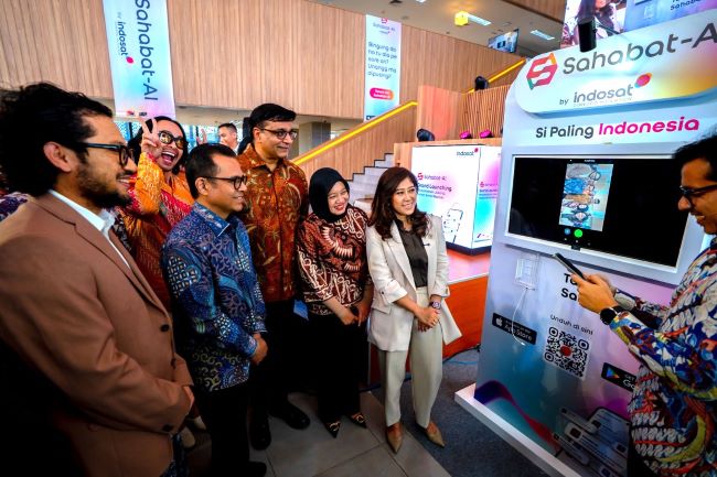 Sahabat-AI resmi diluncurkan Komdigi dan Indosat sebagai platform AI berbasis aplikasi yang inklusif, berdaulat, dan mengakar pada kebutuhan lokal Indonesia.
