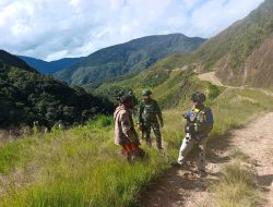 Perkuat Stabilitas di Puncak Jaya, Satgas Yonif 136/TS Gelar Patroli Gabungan di Distrik Ilu