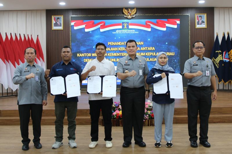 Kanwil Kemenkum Kepri menggandeng Antara, Batam Pos, dan Tribun Batam melalui PKS Publikasi Media 2026 untuk memperkuat keterbukaan informasi dan diseminasi layanan hukum di Kepulauan Riau.